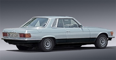 Oblique view of vehicle from rear right
