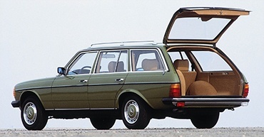 Oblique view of vehicle from rear right