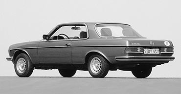 Oblique view of vehicle from rear right