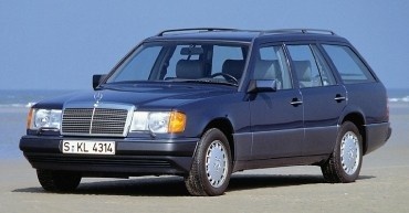 Oblique view of vehicle from front left