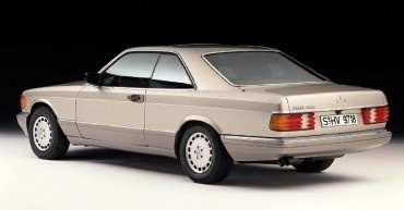 Oblique view of vehicle from rear right