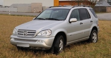 Oblique view of vehicle from front left