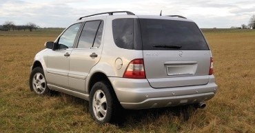 Oblique view of vehicle from rear right