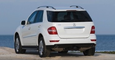 Oblique view of vehicle from rear right