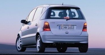 Oblique view of vehicle from rear right
