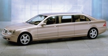 Oblique view of vehicle from front left
