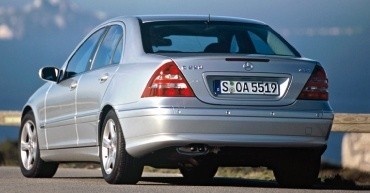 Oblique view of vehicle from rear right