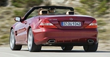 Oblique view of vehicle from rear right