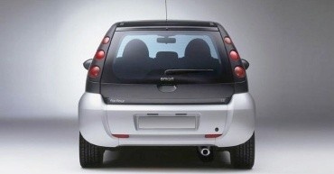 Oblique view of vehicle from rear right